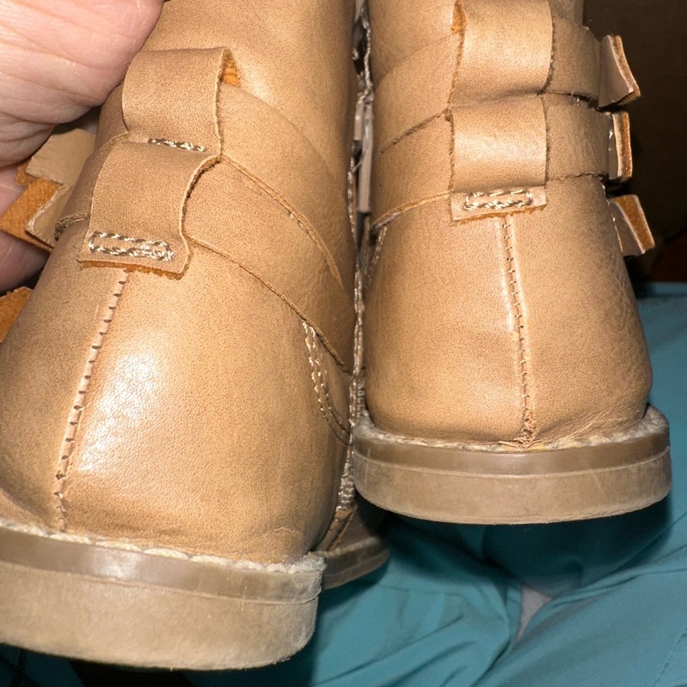 Old Navy Kids Tan Boots size 10 - Picture 7 of 7